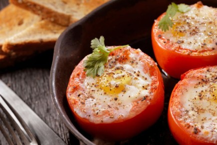 Забудьте о жарке. Это простое блюдо из помидоров и яиц поразит ваших друзей