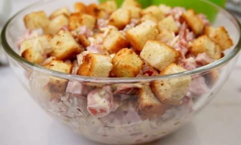 Порадуйте близких салатом «Карусель» на скорую руку