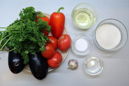 Баклажаны с перцем и помидорами: вкусное лакомство для зимних запасов