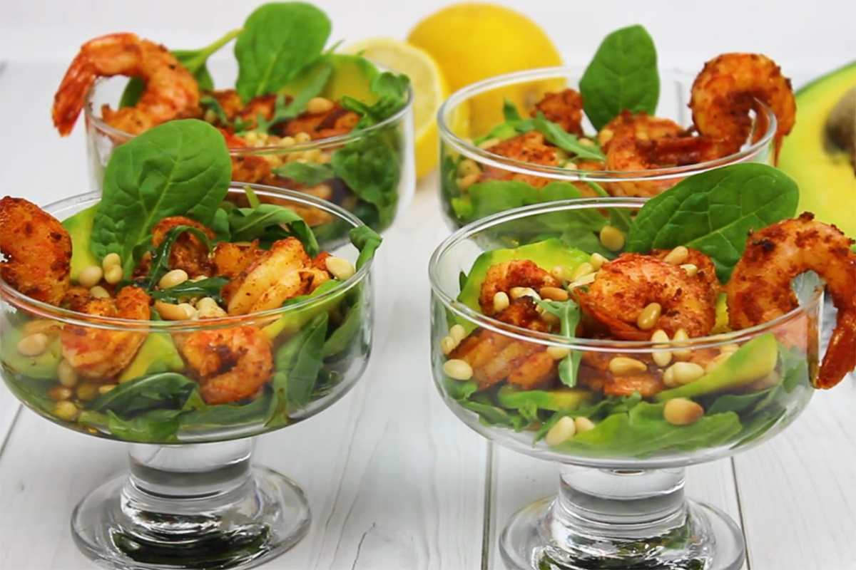 Новый рецепт салата с креветками и авокадо, который покорит ваши вкусовые рецепторы