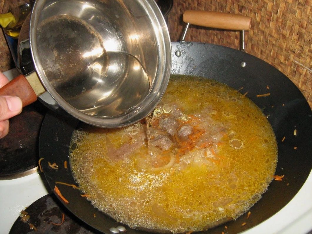 Горячая или холодная: Как выбрать воду для идеального плова