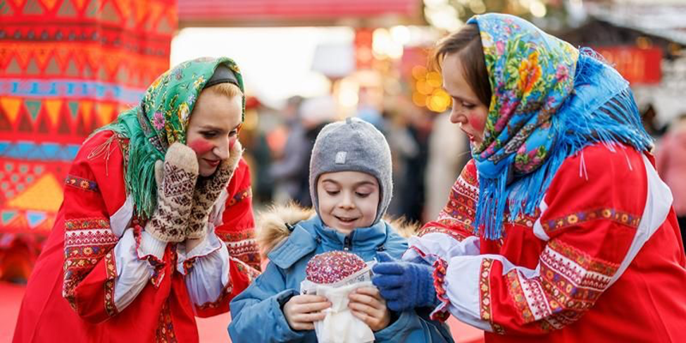 Блины на площадках фестиваля масленицы: от классики до авторских шедевров