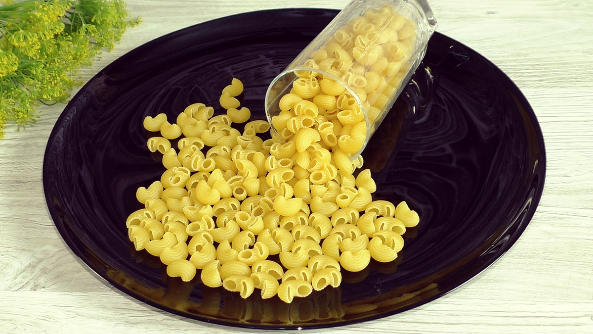 Променяйте обыденность на вкус: как зажаренные макароны могут удивить