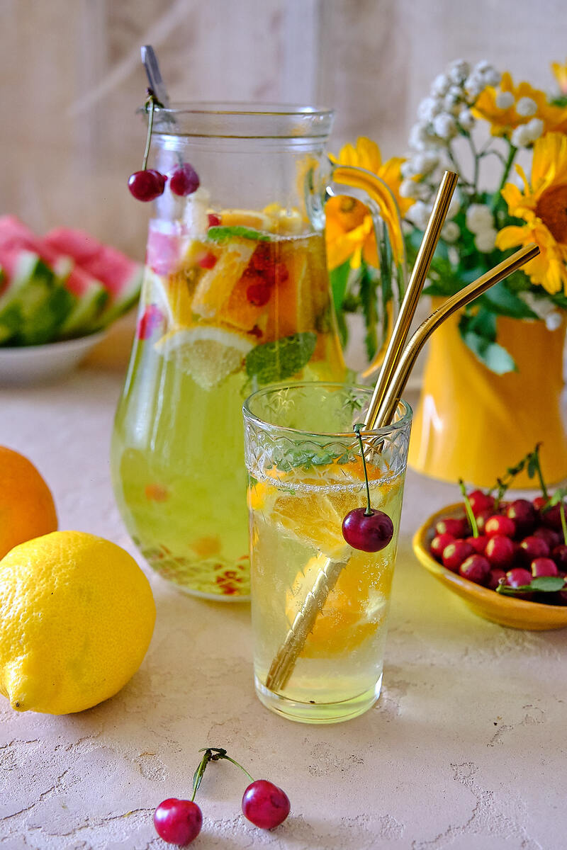 Оживите лето с освежающим фруктовым лимонадом
