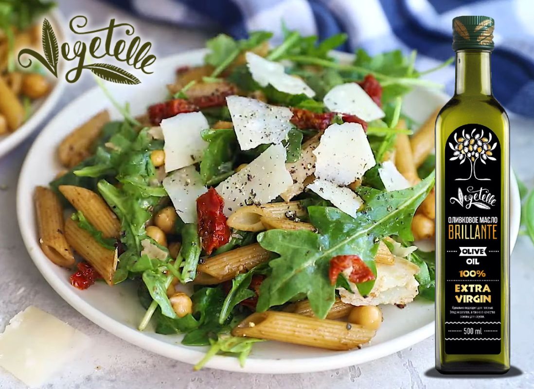 Сочный салат с пастой и фетой: идеальный ужин