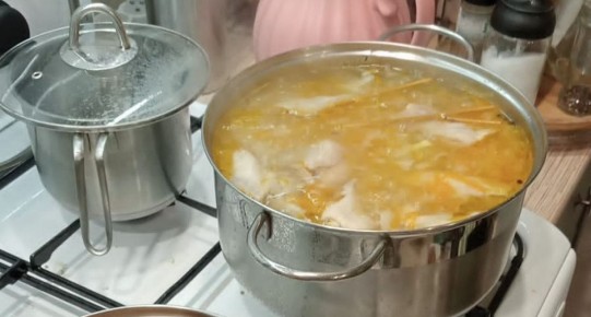 Как приготовить идеальный куриный бульон: основные ошибки и их решения