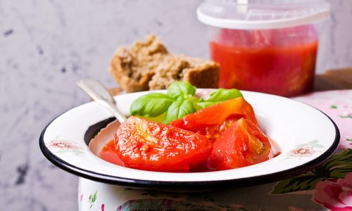 Помидоры в собственном соку: сохраните летний вкус до зимы