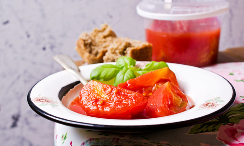 Помидоры в собственном соку: сохраните летний вкус до зимы