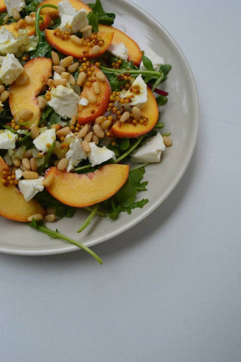 Легкий салат за десять минут, который удивит своим вкусом