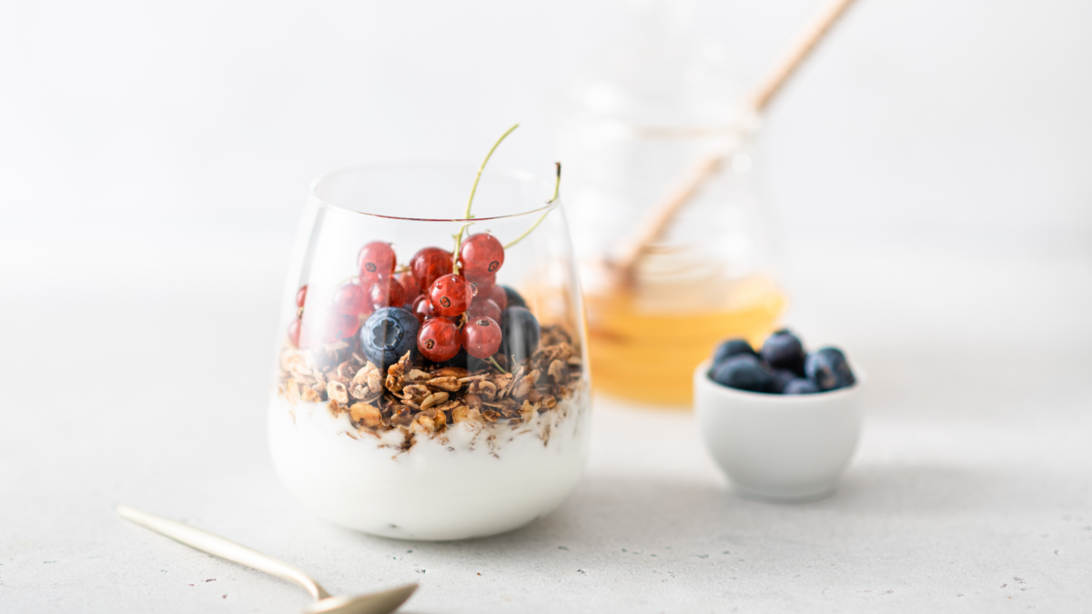 Искусство выбора йогуртов: мифы и реальность о пользе для иммунитета