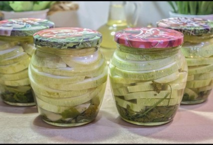 Как заготовить маринованные кабачки на зиму: простые советы и рецепт