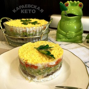 Вкусный кето-салат «Мимоза»: свежий взгляд на классический рецепт