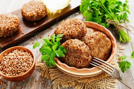 Посту не без вкусных блюд: попробуйте эти гречневые котлеты с грибами