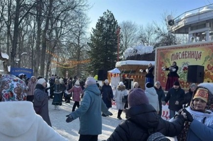 Масленица в парке им. Белинского: дружба, смех и угощения