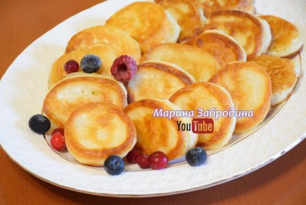 Пышные оладьи на кефире: легко и вкусно