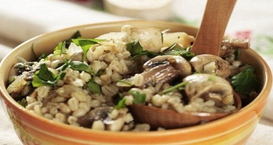 Перловая каша с грибами: как сделать блюдо на каждый день удивительно вкусным