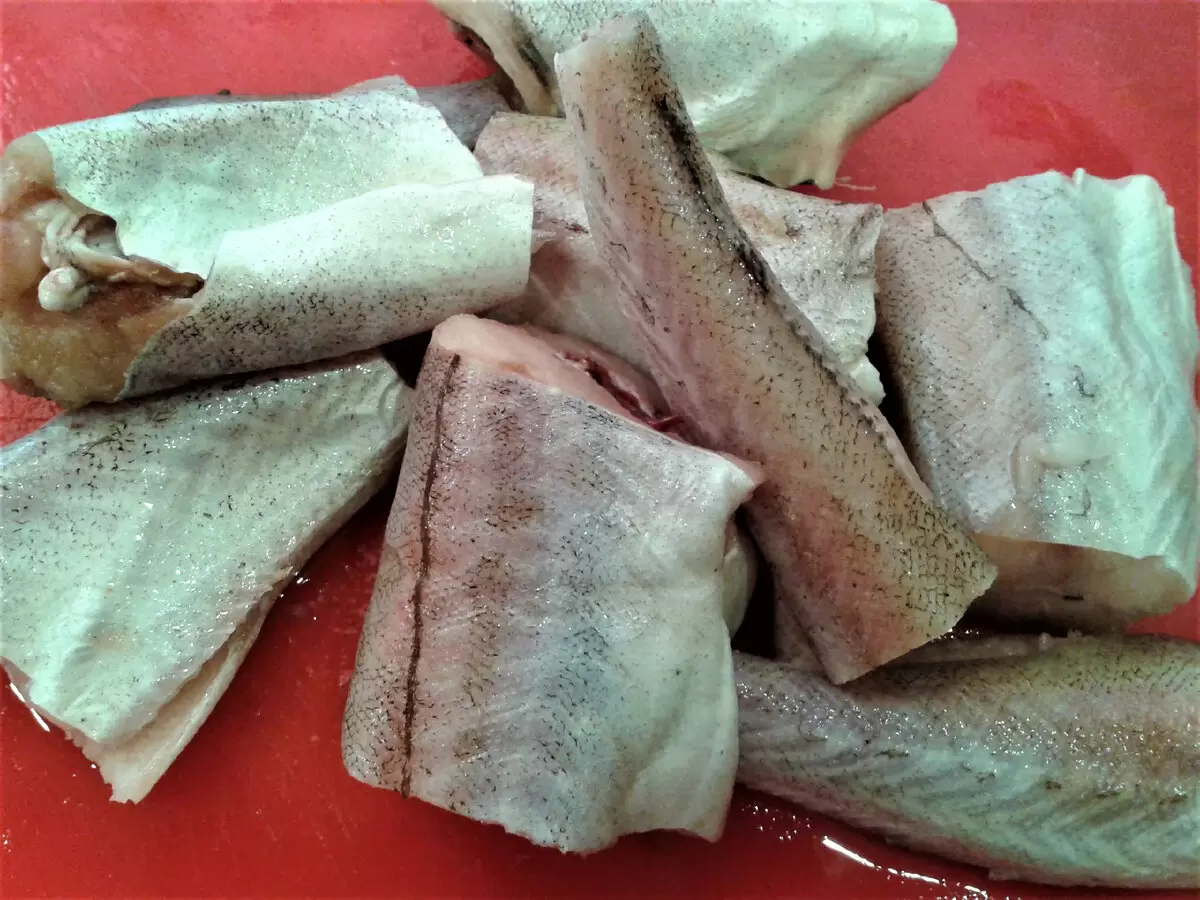 Сочный минтай, запеченный с овощами: простое и вкусное решение для осеннего ужина