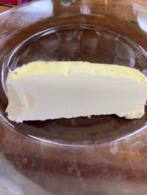 Как приготовить идеальные сухарики для салата «Цезарь» в домашних условиях