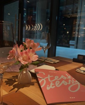 Вечер знакомств с вином: романтика в Steak it Easy