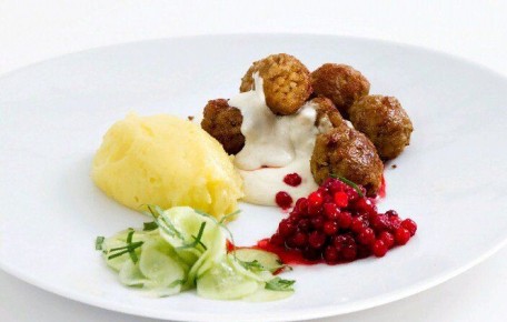 Тефтели с брусничным соусом: идеальное сочетание для вашего стола