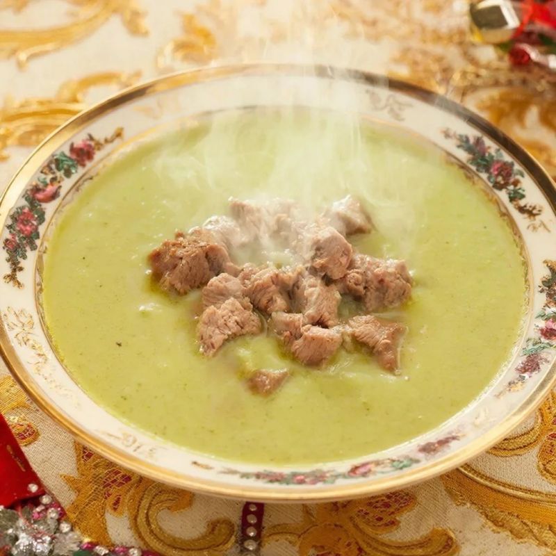 Нежный суп-пюре из говядины с брокколи и цветной капустой