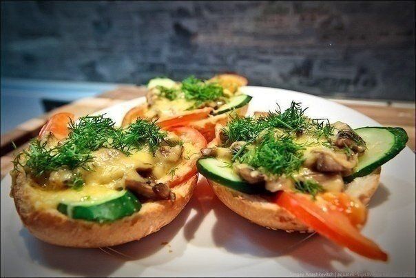 Вкусный рецепт горячих бутербродов для всей семьи