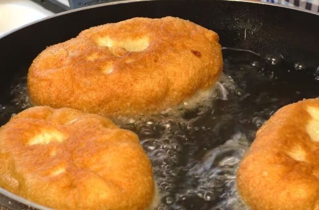 Нежные жареные пирожки с картошкой: 5 уникальных рецептов на кефире