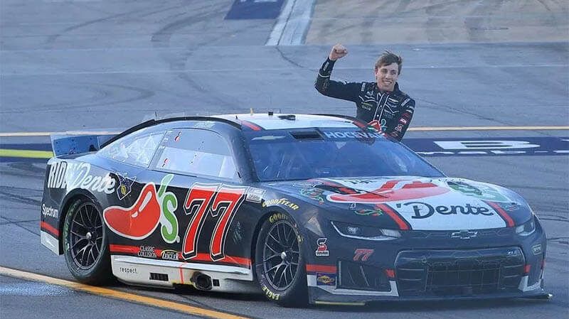 Карсон Хосевар празднует первую победу в Кубке NASCAR на трассе Талладега