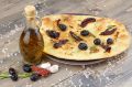 Фокачча с розмарином и маслинами: простой путь к итальянскому деликатесу