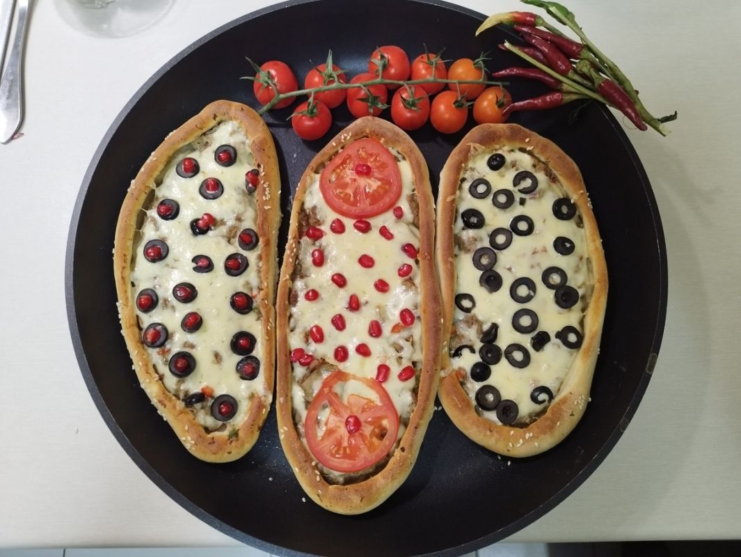 Секреты турецкого пиде: как приготовить мясную лодочку, которая объединяет семью